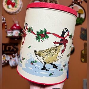 Vintage Potpourri Press Christmas Geese Decorative Tin